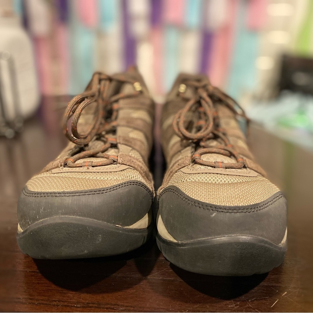 Columbia Men’s Redmond V2 Hiking Shoes - Picture 2 of 6